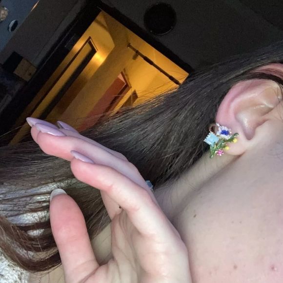 Beautiful bouquet of flowers earrings - Picture 2 of 3